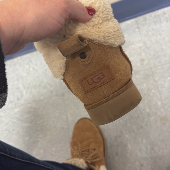 UGG boots great condition size 7.5 with box - Picture 4 of 5